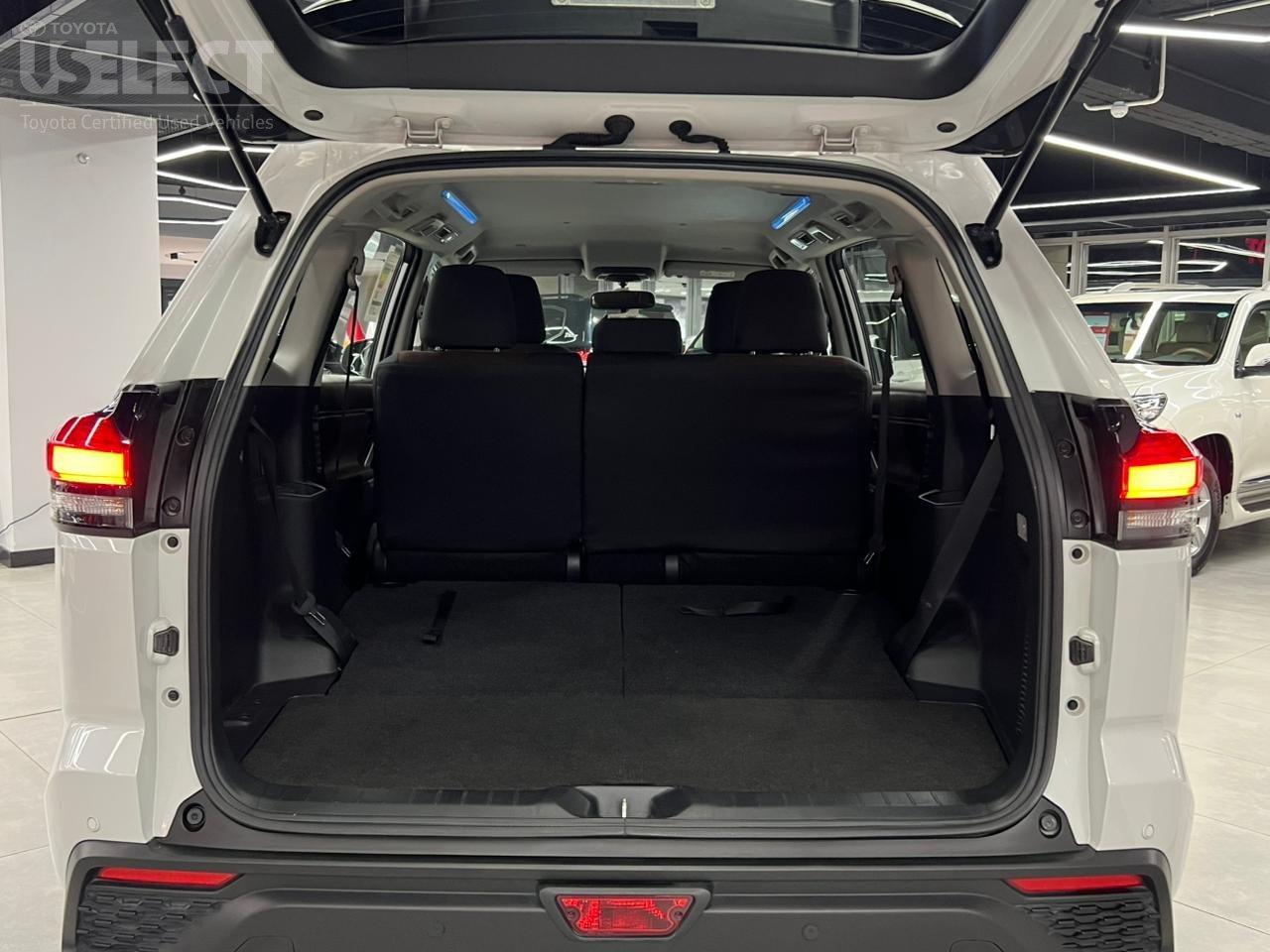 Mpv Innova Toyota USelect | Toyota C-MPV INNOVA 2024 Platinum White Pearl Mc